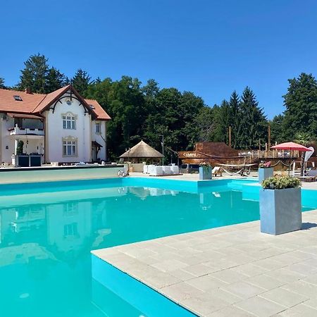 Vila Rozalia Garden Gate Avrig Eksteriør bilde