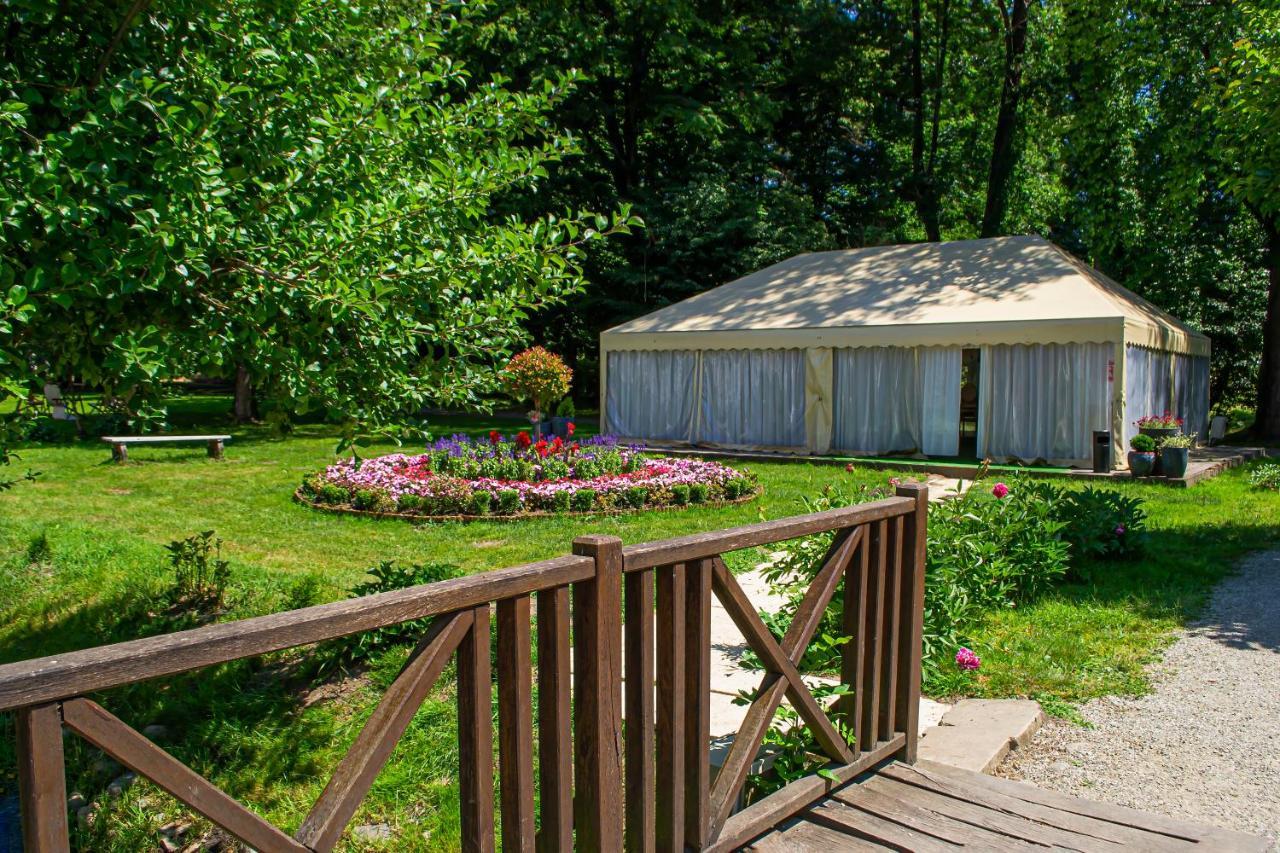 Vila Rozalia Garden Gate Avrig Eksteriør bilde