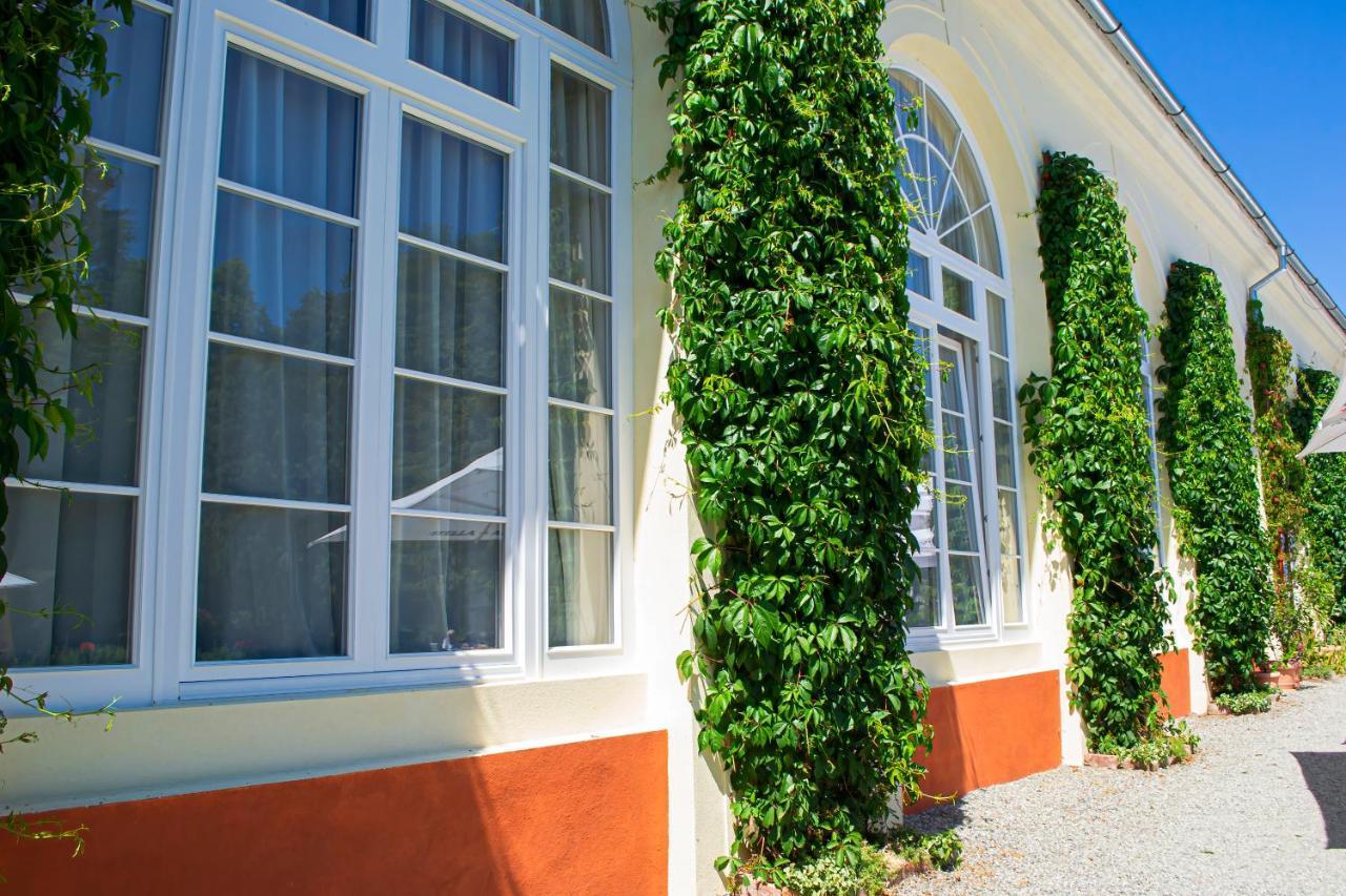 Vila Rozalia Garden Gate Avrig Eksteriør bilde