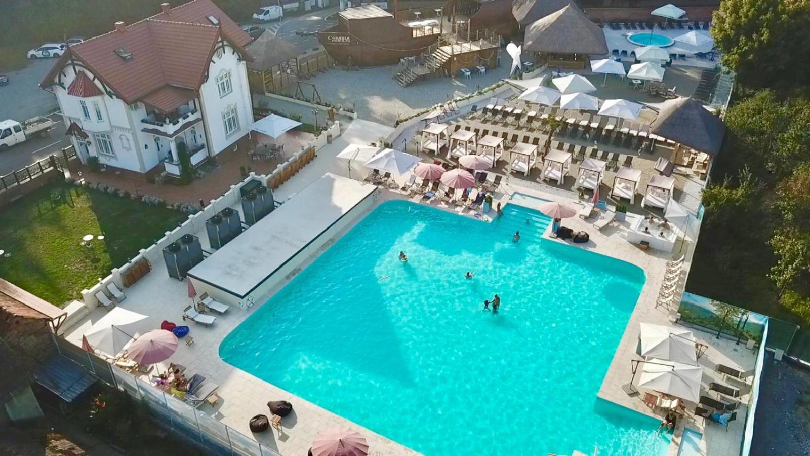Vila Rozalia Garden Gate Avrig Eksteriør bilde